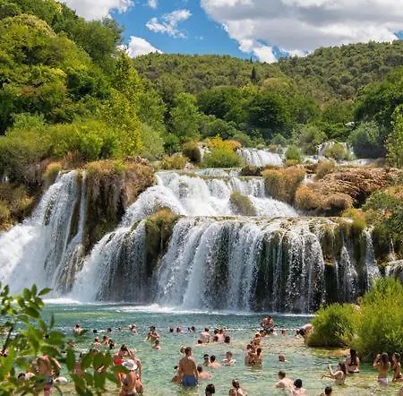 شقة Suzy زادار